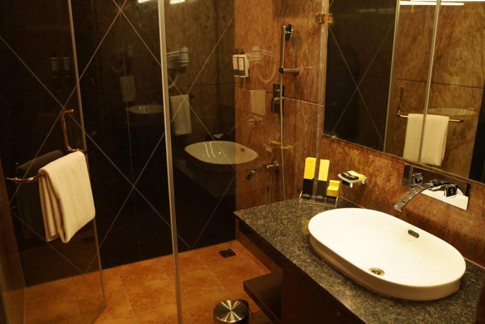 Accord Chrome Hotel Csennai Kültér fotó